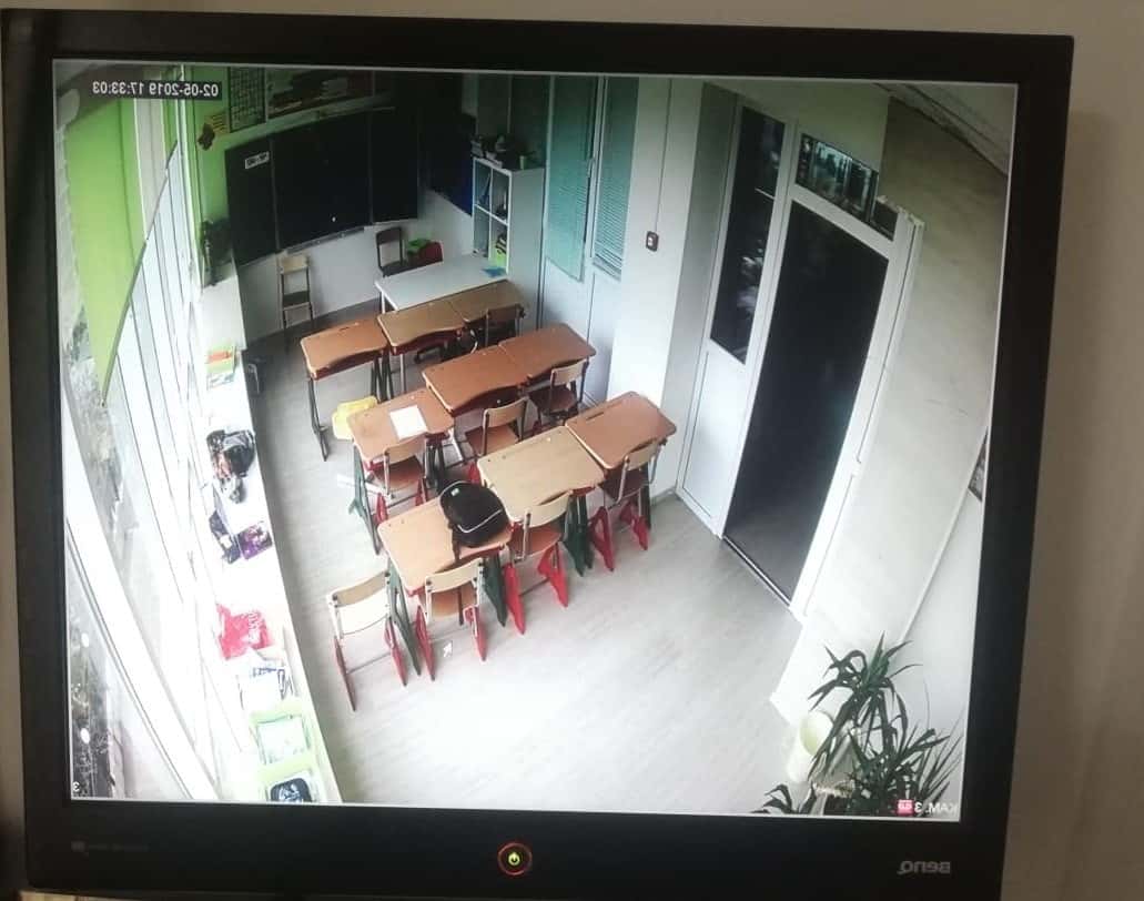 Видеонаблюдение в комнате женского общежития