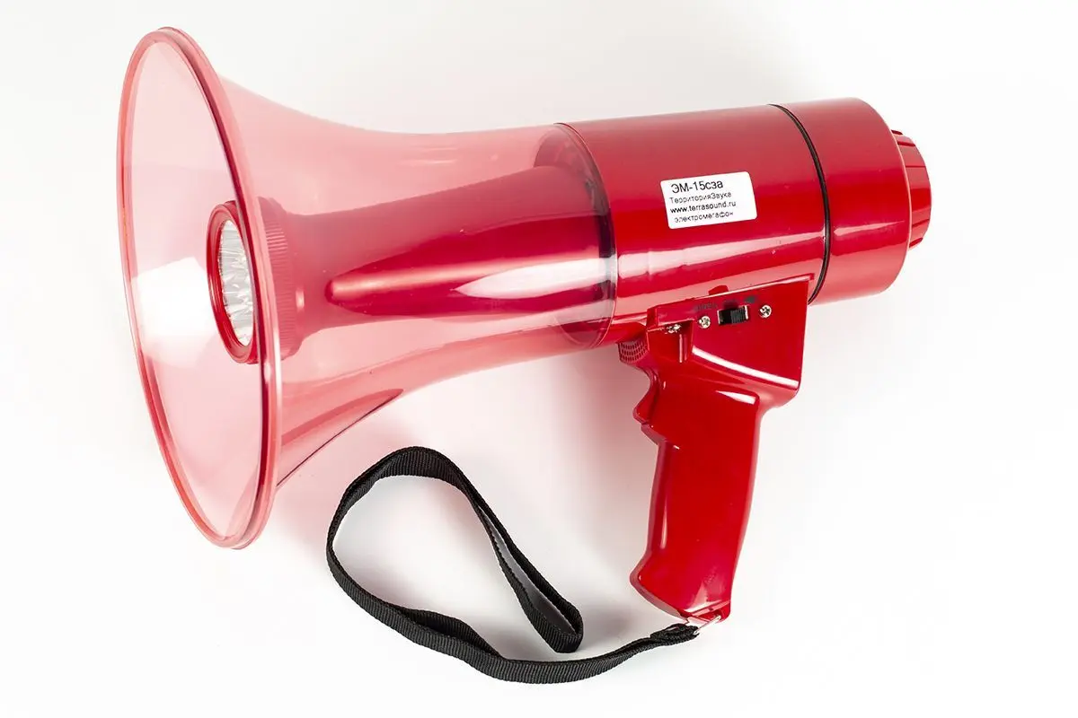 Мегафон ручной TerraSound ЭМ-15СЗА с фонариком красный