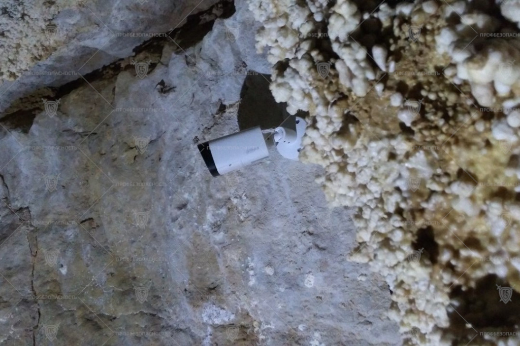 Монтаж системы видеонаблюдения в Новоафонской пещере
