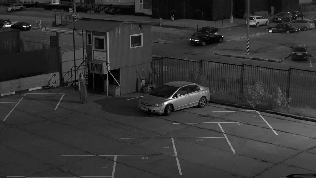 ночная съемка уличной камеры видеонаблюдения.jpg