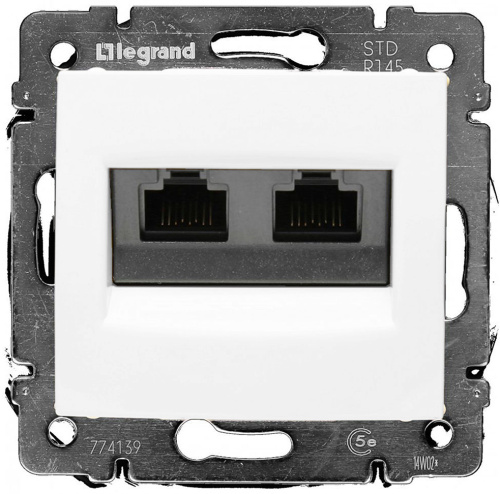 Розетка компьютерная без рамки Legrand Valena 2-м. RJ45+RJ45 5e белый