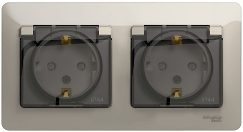 Розетка с заземлением с рамкой Systeme Electric Glossa 2-м. крышка шторки IP44 молочный Systeme Electric — купить по цене от 716 ₽ | ПрофБезопасность