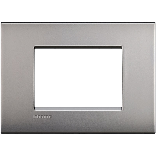 Рамка прямоугольная Legrand BTicino LivingLight 3 мод Матовый никель , Legrand, купить, цена, доставка, безопасность фото 2 Рамка прямоугольная Legrand BTicino LivingLight 3 мод Матовый никель Legrand — купить по цене от 3 270 ₽ | ПрофБезопасность фото 2
