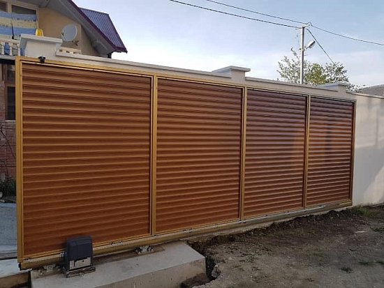 Установка откатных ворот в частном доме