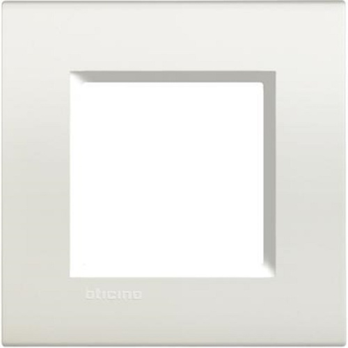 Рамка прямоугольная Legrand BTicino LivingLight 2 мод белый Legrand — купить по цене от 420 ₽ | ПрофБезопасность