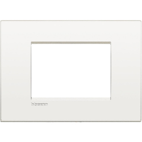 Рамка прямоугольная Legrand BTicino LivingLight 3 мод белый  Legrand — купить по цене от 3&nbsp;270 ₽ | ПрофБезопасность фото 2