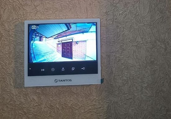 Установка индивидуального видеодомофона в квартире