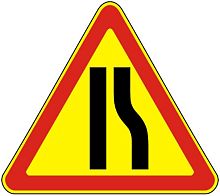 Дорожный знак 1.20.2 - Сужение дороги на желтом фоне картинка